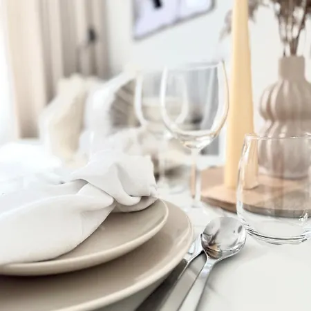 아파트 Apartment, Boho Gem